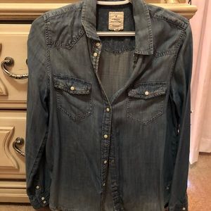 American eagle- jean button down